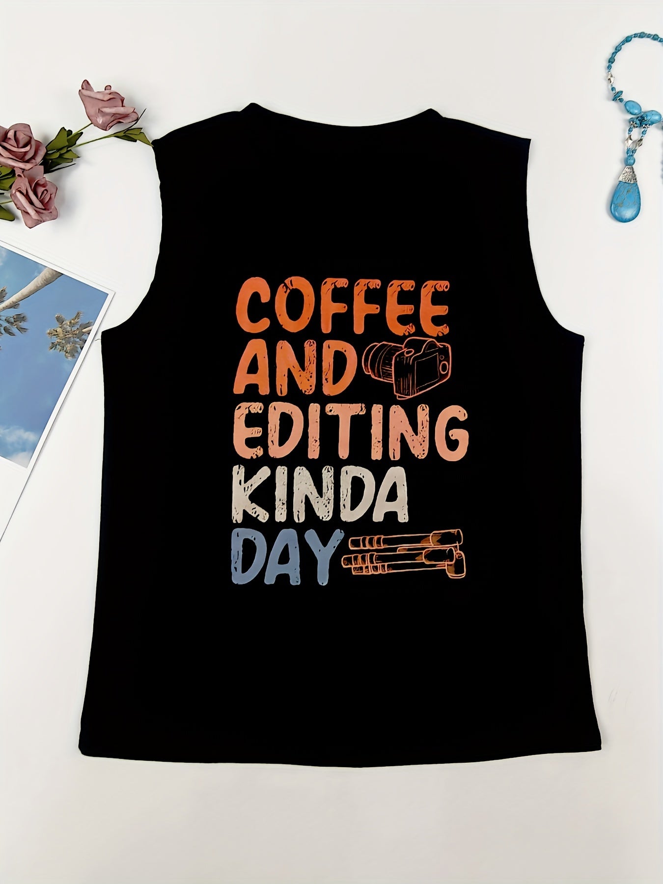 Round neck, monogram, slogan print vest Random shipment