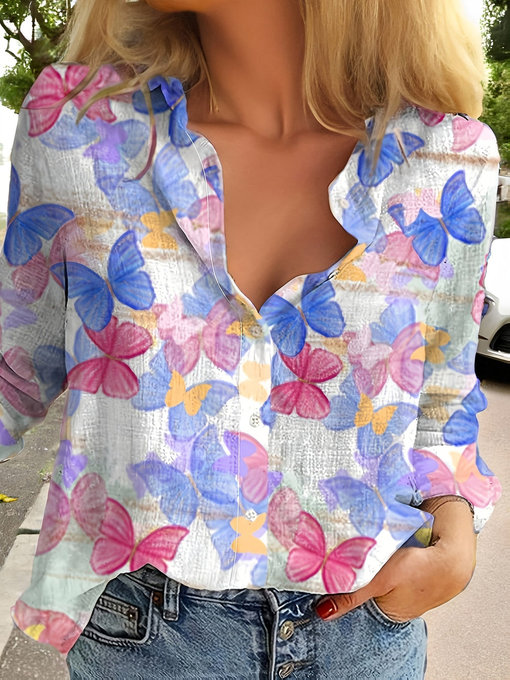 Butterfly print casual long-sleeved button-down shirt Random shipment