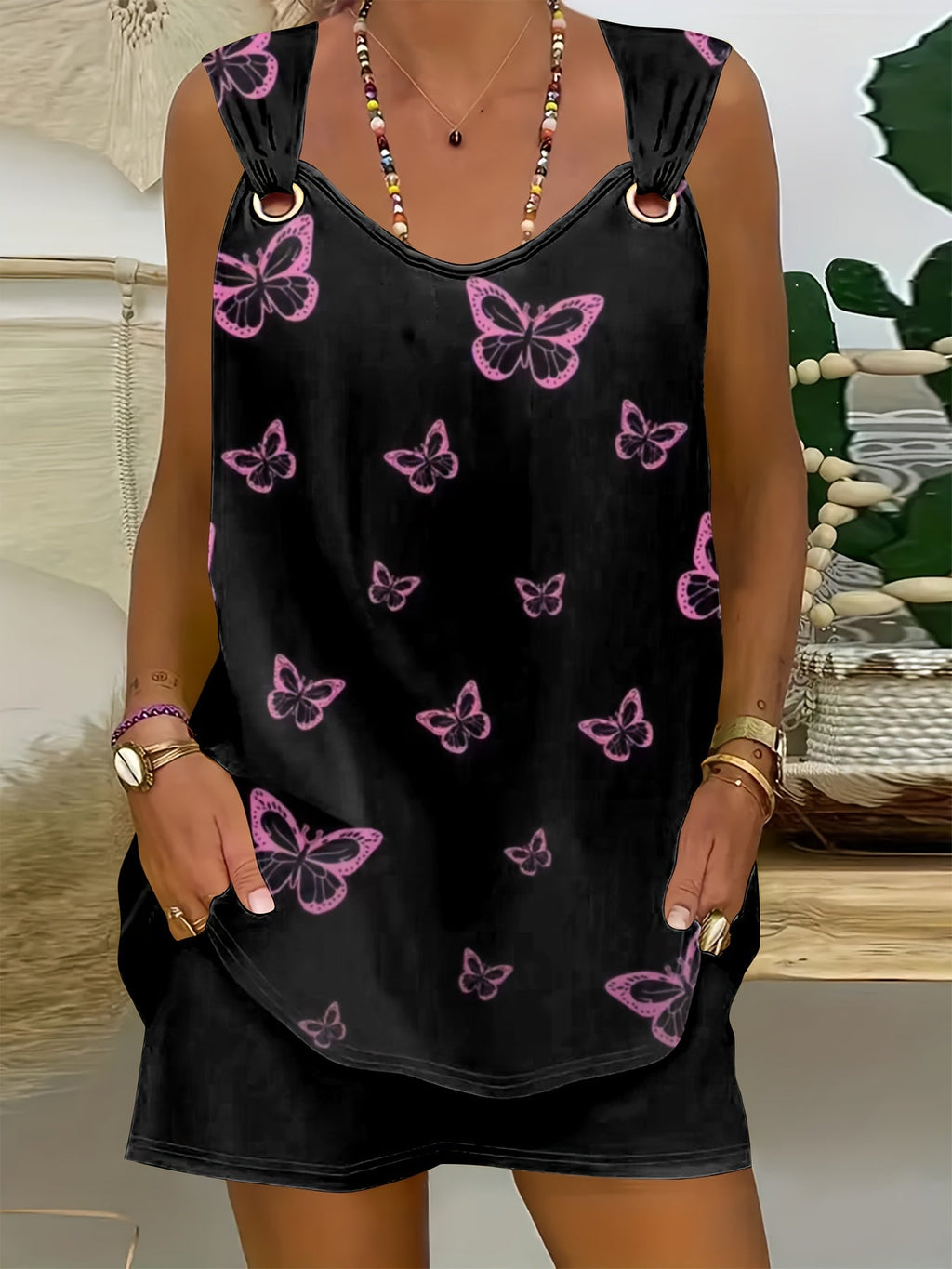 Casual butterfly print V-neck vest Casual shorts set Random shipment